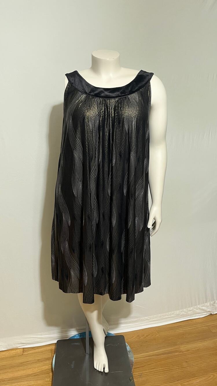 K Woman Vintage Dress 24W Black Velvet Yoke Gold Silver Metallic Flame Shift EUC